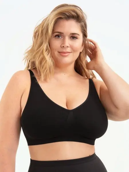 Truekind on Instagram: Everyday bras for every occasion. Swipe left to  discover the styles you'll love, as seen on Dominiquea. ⬅ 🖤 Truekind®  Seamless Racerback Sports Bra 🩷🩷 Truekind® Supportive Comfort Wireless